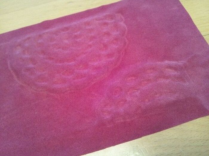 エンボス効果を出します