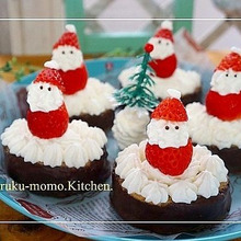 簡単!ヤマザキロールケーキでサンタのチョコケーキ♪