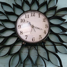 トイレットペーパーの芯で100均時計をリメイク