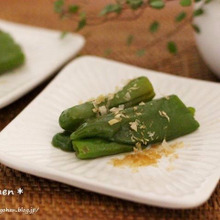 お手軽なのに手のかかった味に*レンジ&余熱で作るピーマンの煮浸し*