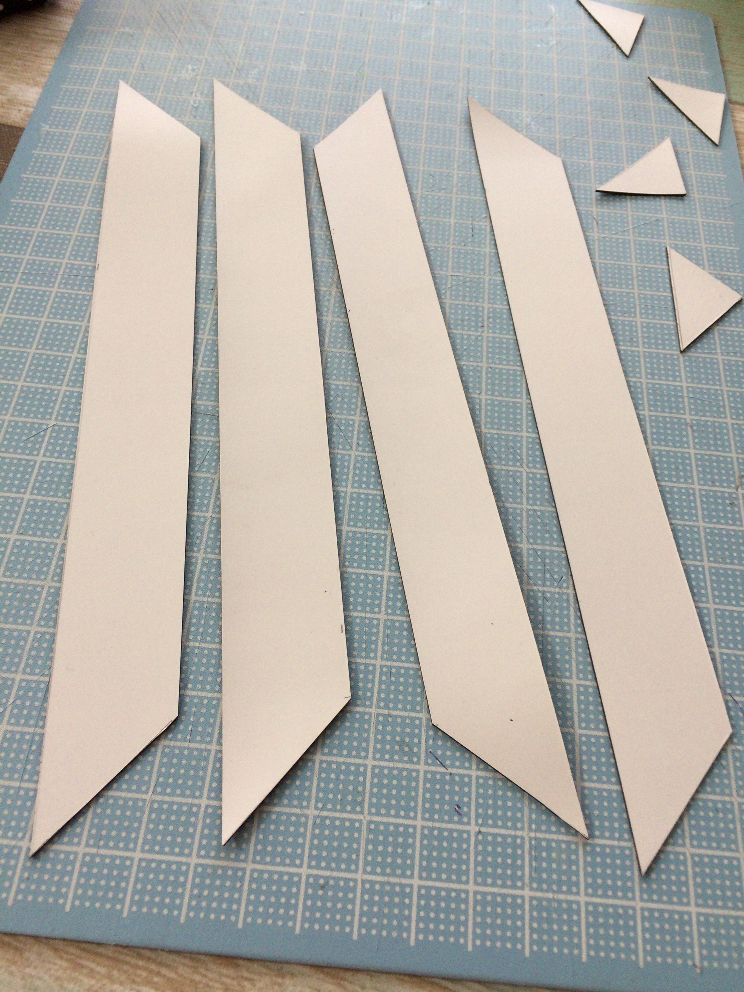 ①マグネットシートをカットします