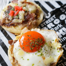 カットキャベツを使えば簡単!お好み焼き風トーストのレシピ