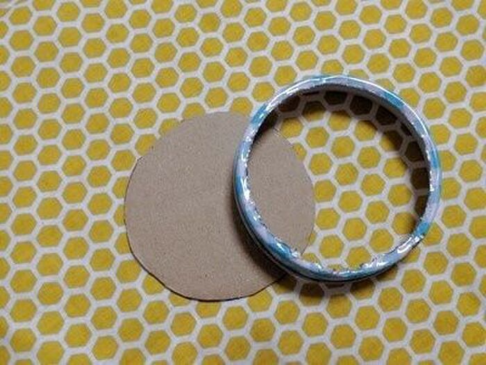 3.厚紙で内蓋を作ります。
