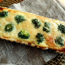 身近な食材で!さくっとふんわりツナと玉ねぎ ブロッコリーのキッシュ