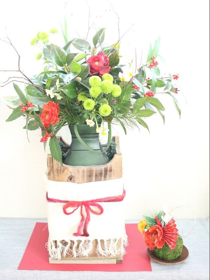 100均で!普通の花瓶もお正月感UP!