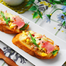 味の決め手は意外なあれ!ちょっと和風なベーコン&コーンのチーズトースト