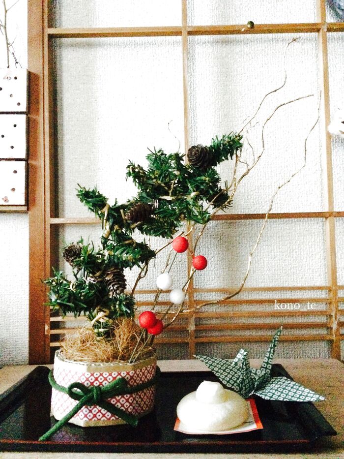 クリスマスツリーを松の木盆栽風お正月飾りに