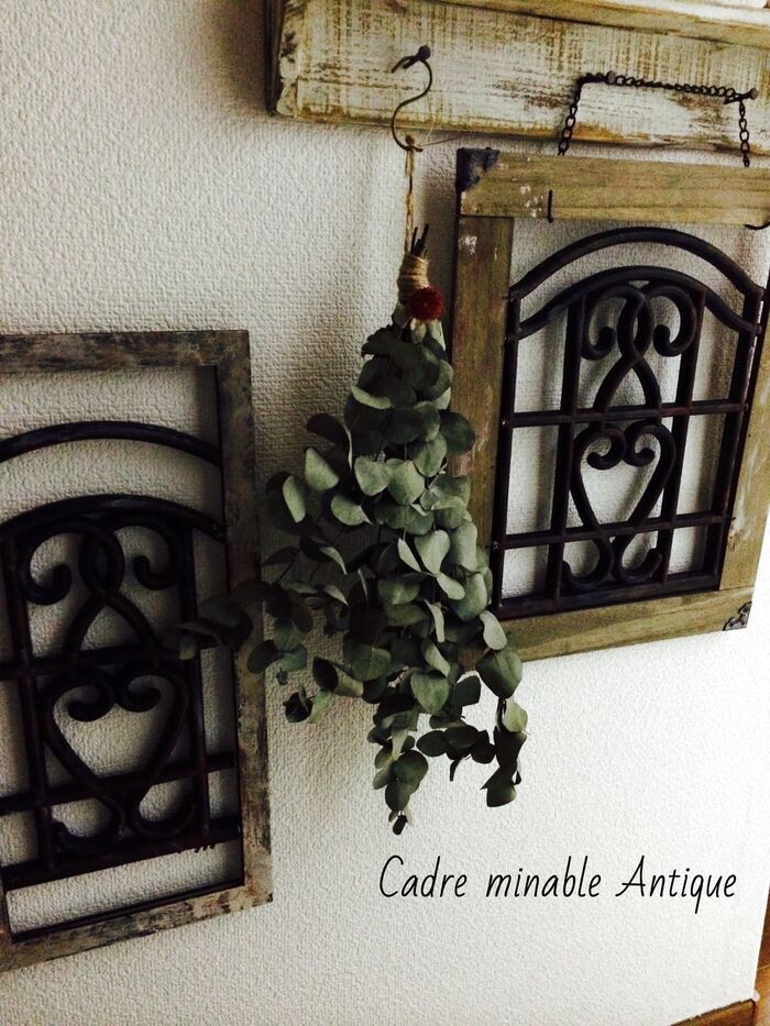 100均ガーデンフェンスで作るアンティークフレーム