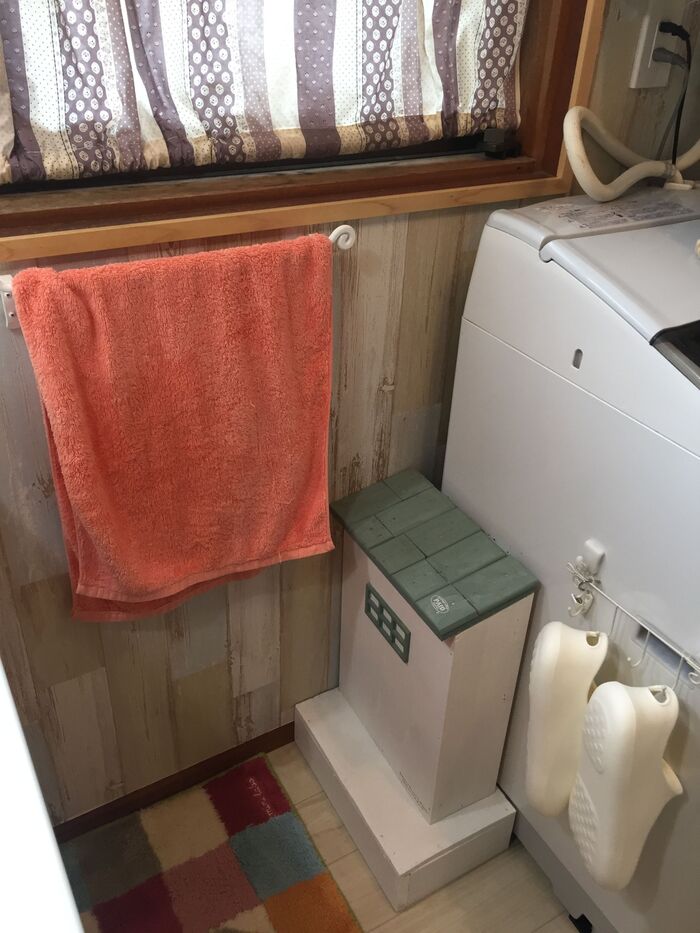 洗濯機横にスッキリ!ファルカタ材でゴミ箱をDIY