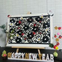 100円素材で白黒インテリアに馴染むお正月3Dフレームを手作り