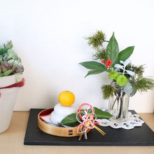 100均ブラックボードで!厳かに玄関お正月飾り