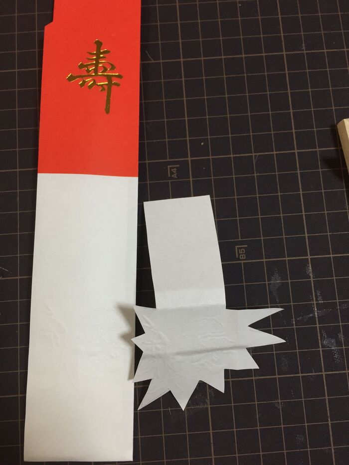 お正月に使った箸袋で髪の毛を作る