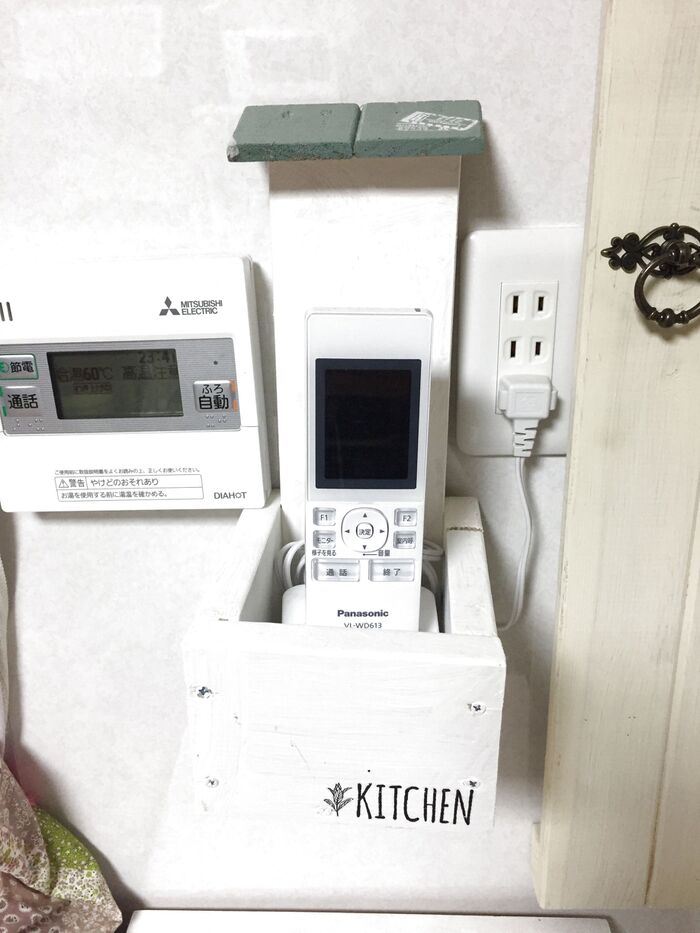 電話にぴったりの壁掛け棚をDIY!