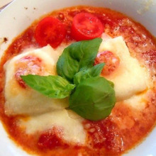 おもちがイタリアンに♪もちとモッツァレラのトマトグラタン