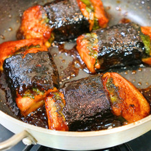 お餅がメイン料理!豚肉大葉磯巻きの甘辛焼きのレシピ