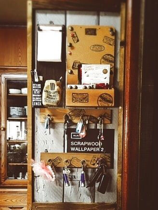 100均+サンプル壁紙使用♪自分家規格の多機能ウォールボード☆