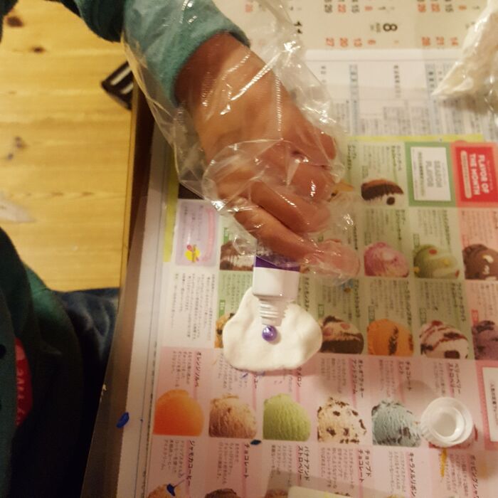 粘土に色を付ける