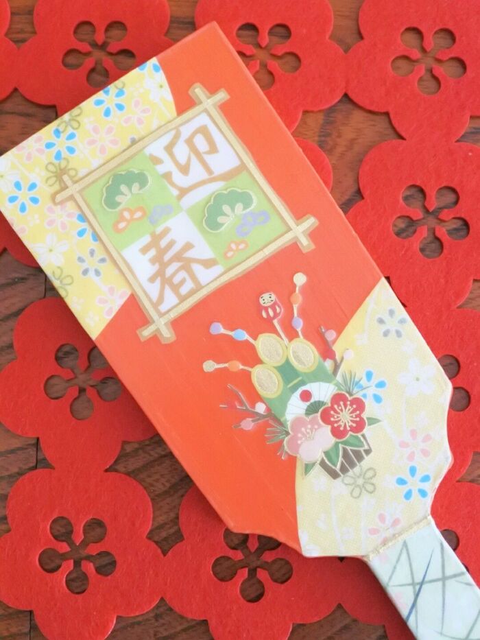 ダイソーお絵かき羽子板を本格デコパージュ