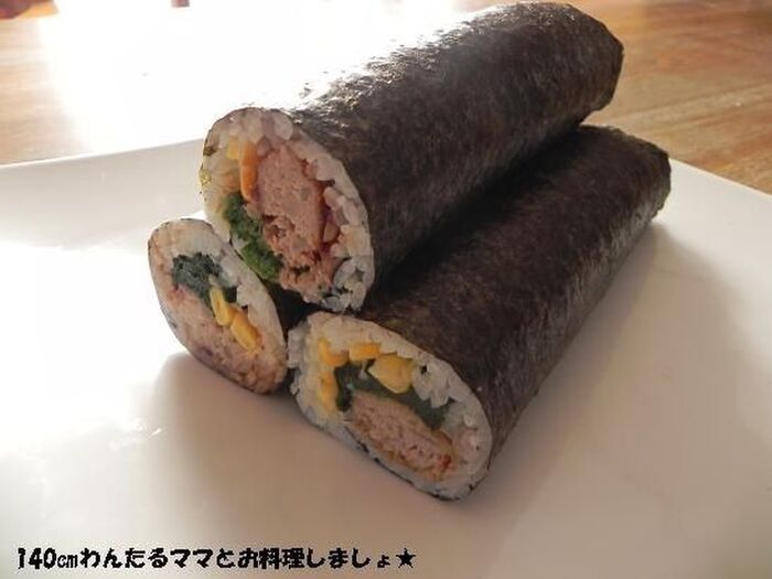 子供が喜ぶ~デミグラハンバーグの簡単恵方巻き♪