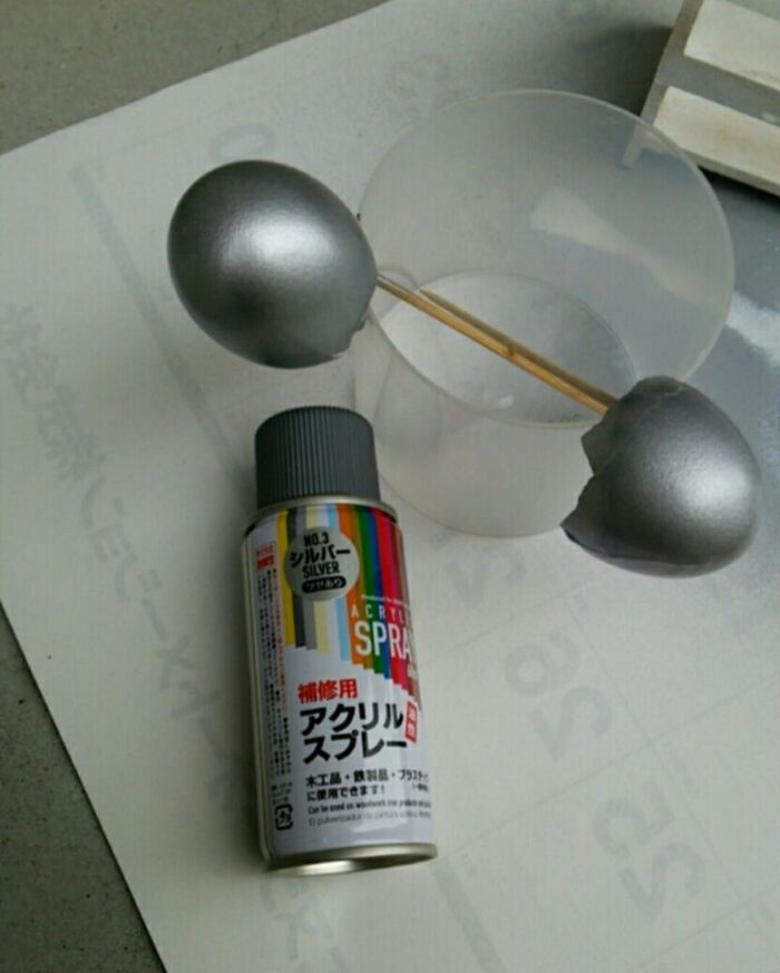 卵の殻を塗装