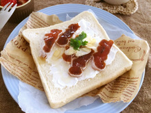 簡単!美味しい♪冬の味覚♪干し柿とクリームチーズのオープンサンド