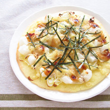 米粉のピザ生地で☆ねぎ味噌のおもちピザ