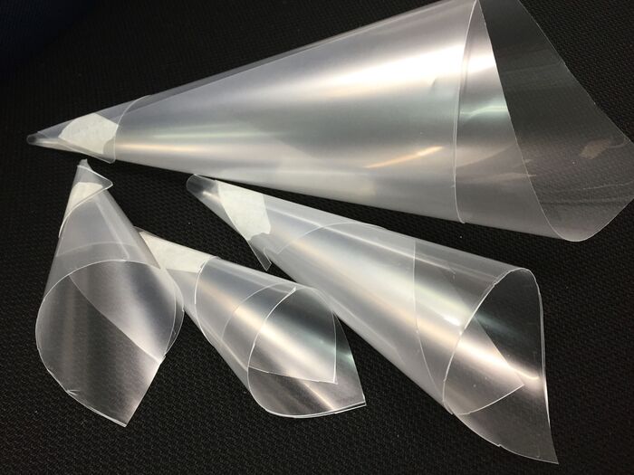 円錐状に丸めます