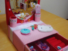 手作りおもちゃ♪お菓子の空き箱でおままごとドレッサー