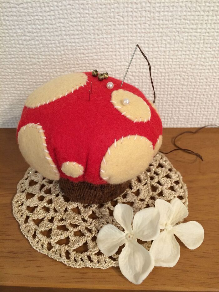 ラップの芯でキノコ針山を手作り!