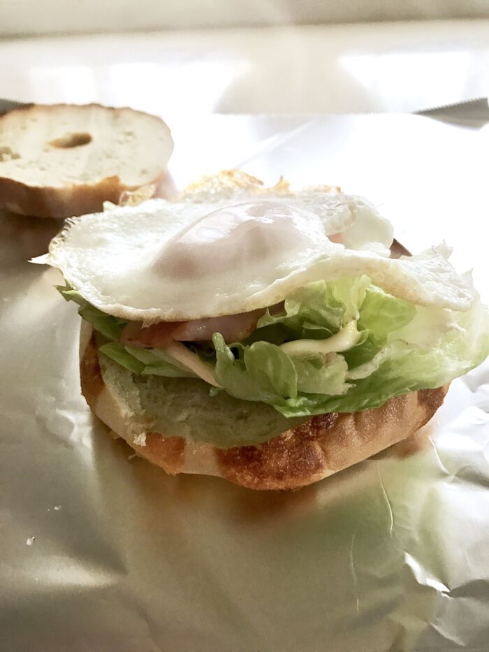 具材をはさみます。