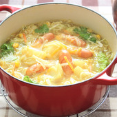 お子様にも人気!キャベツとチーズのカレー鍋