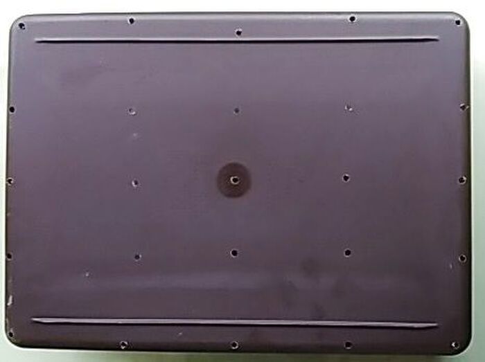 A4の書類ケースに底穴を開けます☆