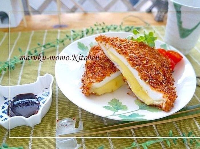 材料3つ!エビフライ感を味わえる*チーズとろける『はんぺんフライ』&100均ニャンコ皿