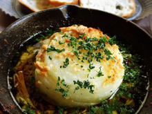 スキレットで新玉ねぎのアヒージョ♪