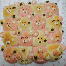 ダイソーのいちごパウダーでデコパン作り♡