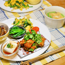 100均皿&グッズで盛り付け♪白のワンプレートでテーブルコーデ