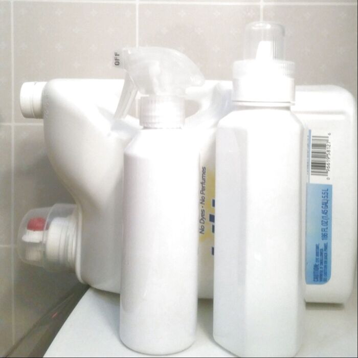 洗濯用洗剤のボトルを真っ白にするだけで!スッキリした洗面所に