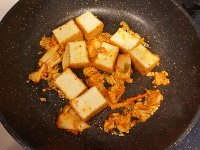 キムチは炒めてコクをUP!