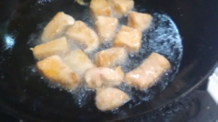 少量の油で揚げ焼き