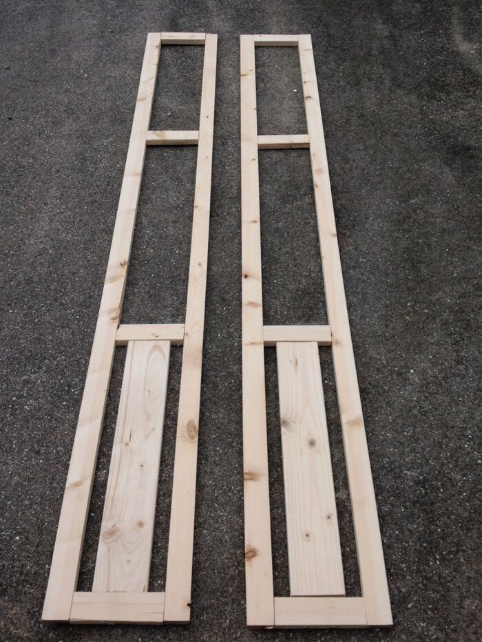 1×4材をカットし組み立てます