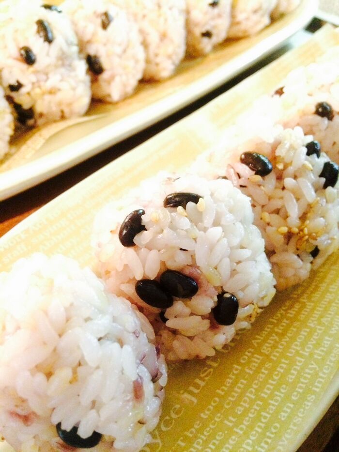 ゴマの風味と玄米のプチプチ歯応えがたまりません!