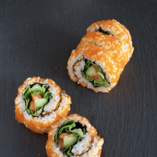 節分の恵方巻きに 紅白裏巻き寿司