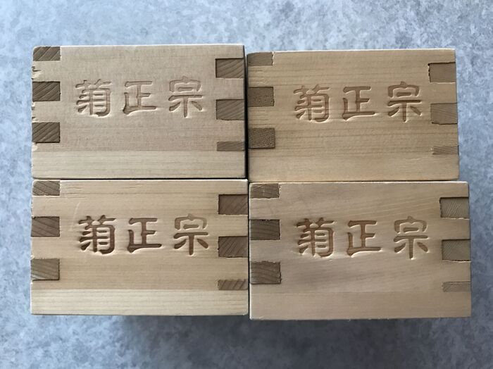 iPhoneを枡に入れるだけです♡