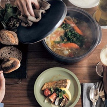 どんな料理もこなせて、そのまま食卓に出せる土鍋。レシピをご紹介!