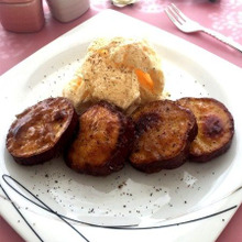 カリッとシナモン風味のさつまいもガレット~バニラアイス添え~