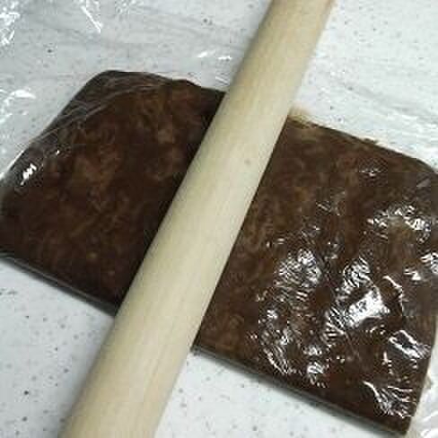 上下の生地をなじませる。