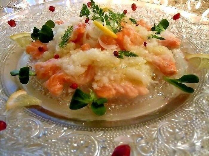 びっくりするほどおいしい♪フレッシュサーモンの新玉ねぎマリネ