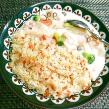 クリーム煮やお肉料理に♡簡単!コンソメバター人参ピラフ