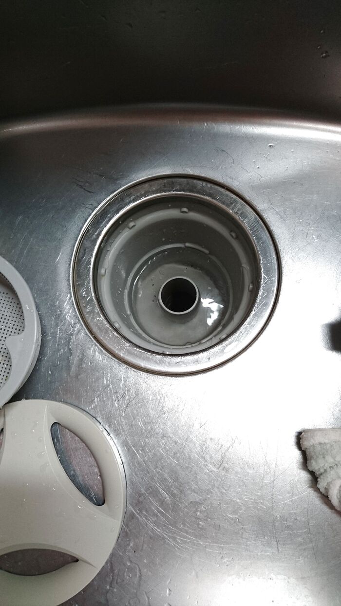 使うのはタオルとお湯だけ!排水管の突然の詰まりもこれで解消!