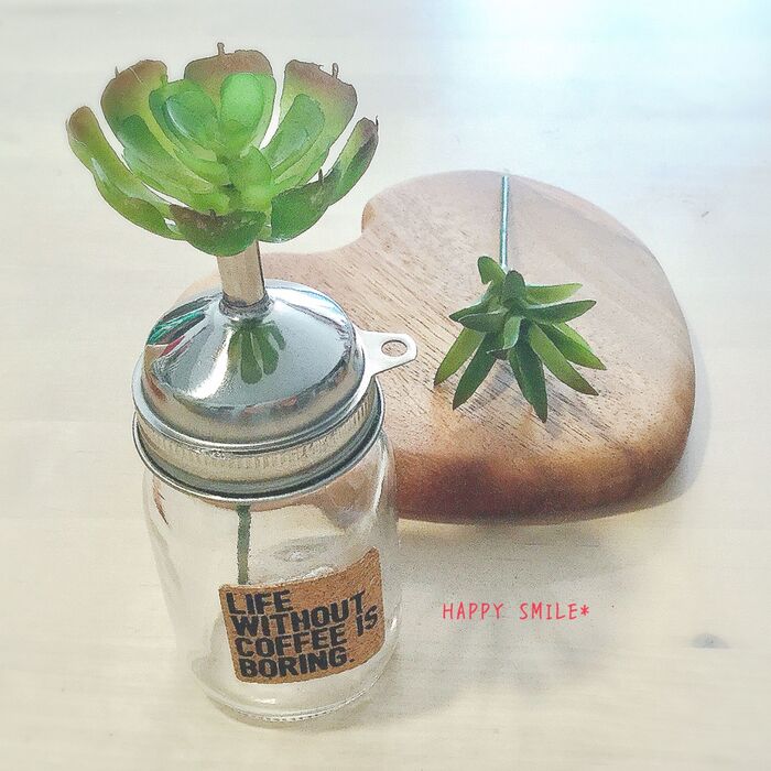 100均DIY♪くっつけて貼るだけの一輪挿し♡